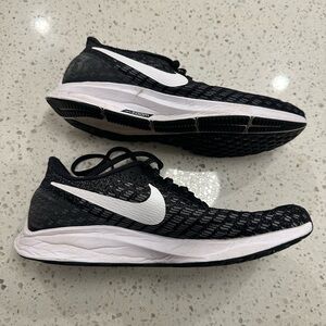 Nike sneaker zoom pegasus 35 size 9 women’s